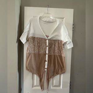 Above and beyond Beige & White Animal Print Tie Up Size Large -no tags-